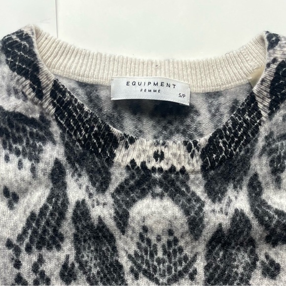 Equipment 100% Cashmere Snakeskin Print Sweater – Size Small - Picture 9 of 9